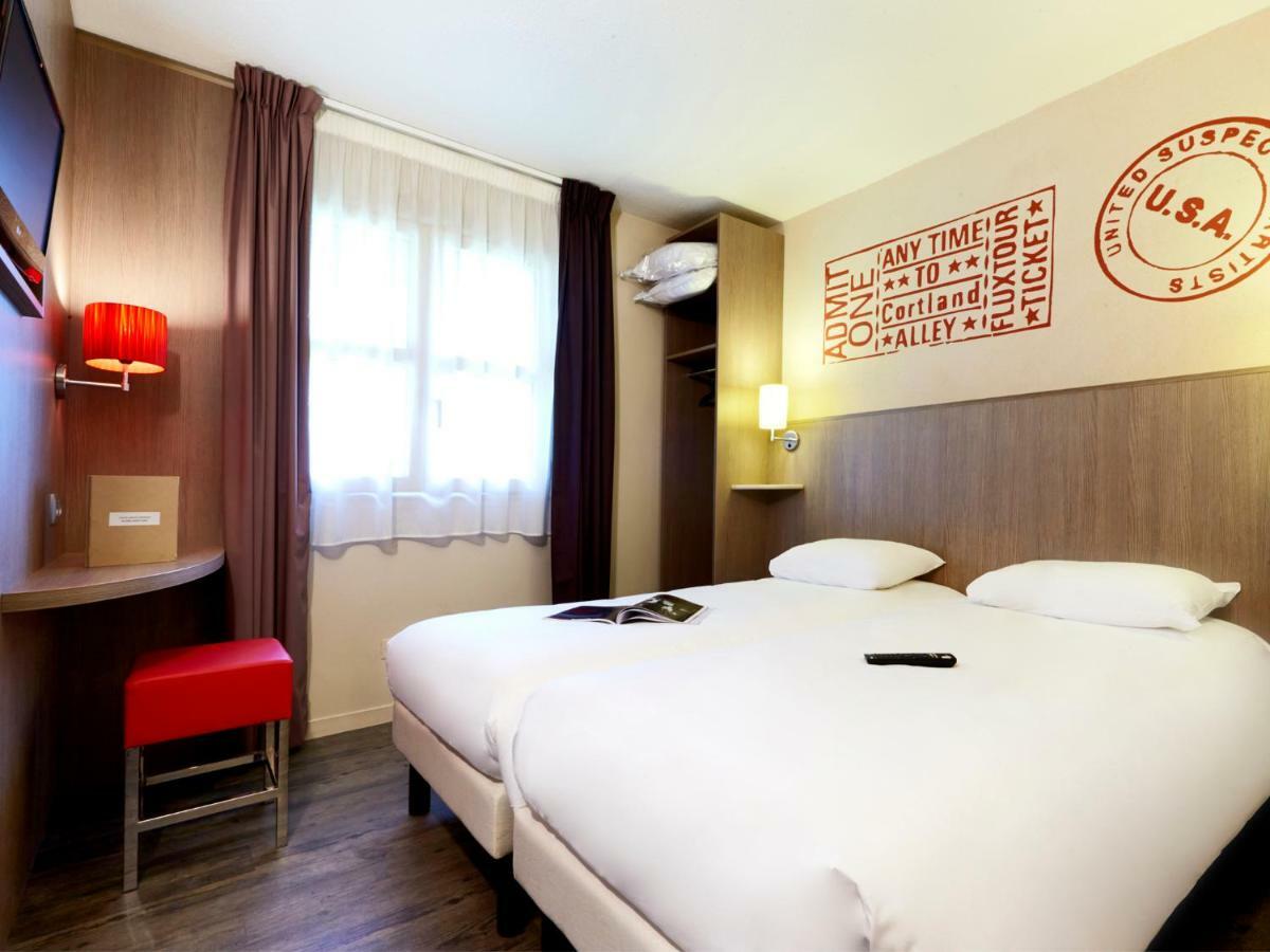Brit Hotel Essentiel Cholet Exterior photo